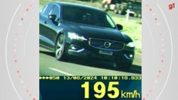 video:-carro-de-luxo-e-flagrado-a-195-km/h-em-rodovia-do-parana