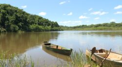 homens-morrem-afogados-apos-embarcacao-virar-ao-enroscar-em-pedra-no-parana