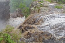 jovem-de-27-anos-morre-afogado-apos-cabeca-d’agua-atingir-cachoeira-no-pr