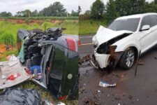 duas-pessoas-morrem-e-tres-ficam-feridas-apos-carro-ser-atingido-de-frente-por-bmw-com-placas-da-argentina-em-rodovia-do-parana