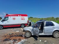 tres-pessoas-morrem-e-sete-ficam-feridas-em-acidente-entre-dois-carros-na-br-277,-em-guarapuava