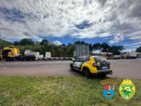 transporte-de-transformador-da-itaipu-com-mais-de-122-toneladas-e-interrompido-por-falta-de-autorizacao-especial-para-circulacao-no-pr