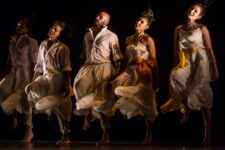 festival-de-curitiba:-fringe-brinda-o-teatro-com-mostras-comemorativas