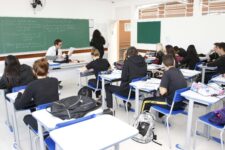 professores-podem-ampliar-grade-para-40-horas;-saiba-como-se-inscrever