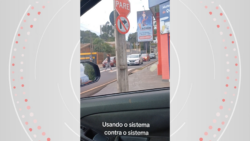 pode-ou-nao-pode?-passageira-desce-de-carro-e-‘segura’-transito-na-faixa-de-pedestres-para-facilitar-passagem-de-motorista-em-cruzamento