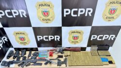 armas-de-alta-precisao-e-mais-de-800-municoes-sao-encontradas-em-arsenal-descoberto-pela-policia-com-suspeito-de-violencia-domestica,-no-parana